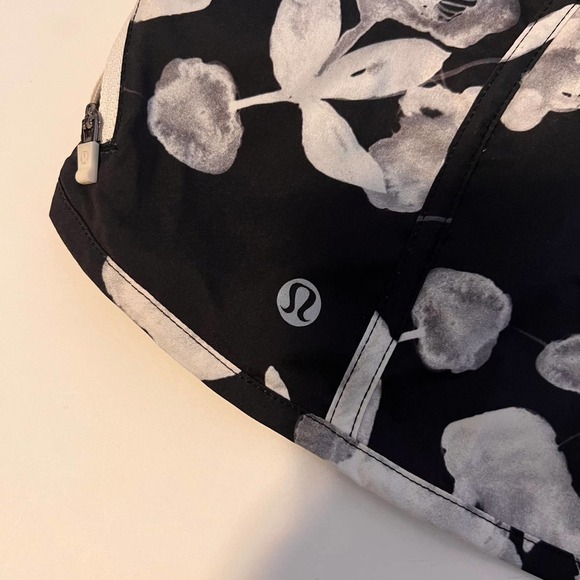 Lululemon Run Track Shorts 4 NWOT - Picture 11 of 14